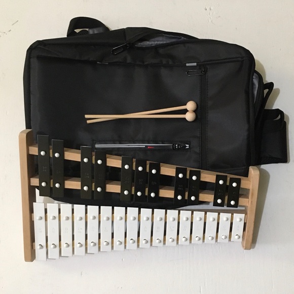 Secured Padded Backpack -Hands Free- Portable Professional Xylophone Instrument - Picture 2 of 6